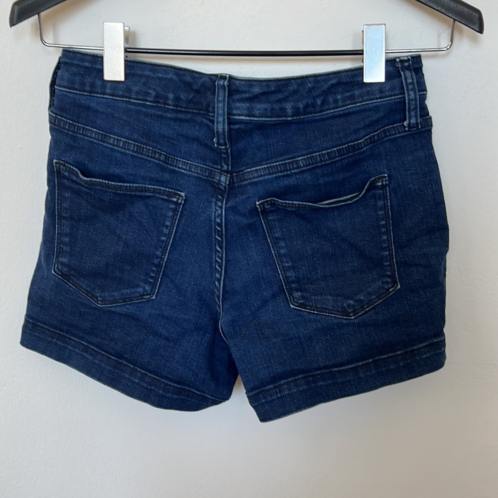 Universal Thread Shorts - Picture 3 of 3